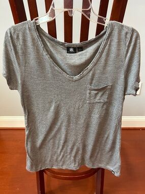 Rock & Republic Gray Short Sleeve V-Neck Tee